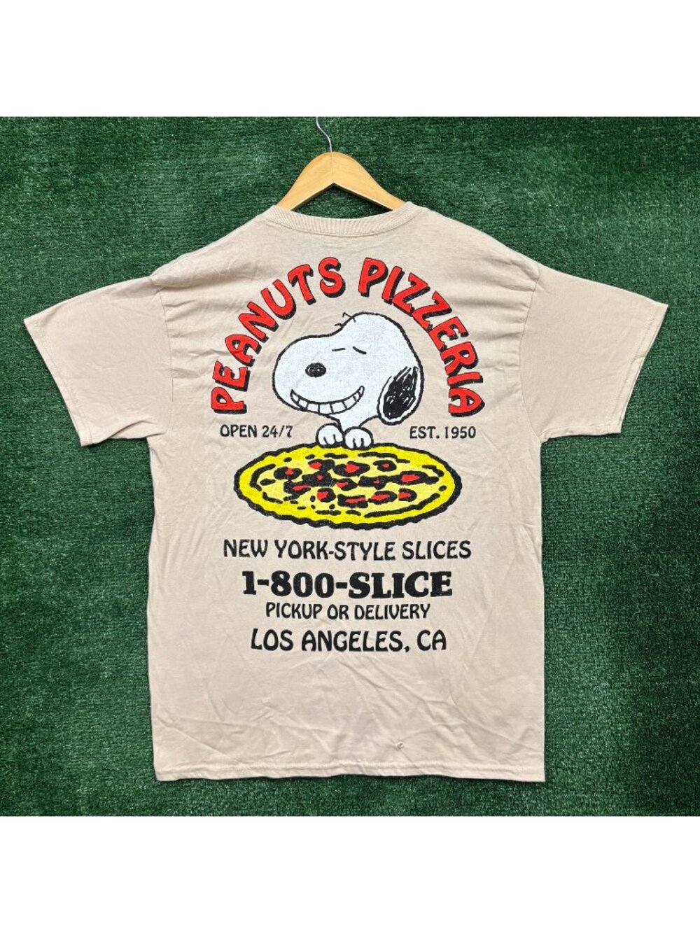 Peanuts Snoopy Peanuts Pizzeria New York Style Slices T-Shirt Size Large